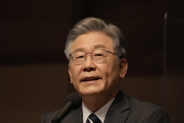 富明配资 郑清来当选韩国执政党党首